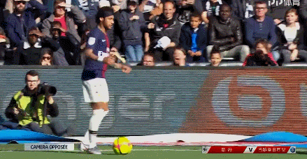 主教练生病离场！魔术主帅莫斯利本场能否回归成疑（主帅突发不适提前离场，魔术主教练莫斯利本场回归存疑）