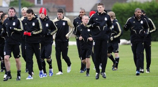 阿斯：贝林厄姆陷状态危机，俱乐部国家队双线遇阻（阿斯：贝林厄姆状态低迷，俱乐部与国家队两线受挫）