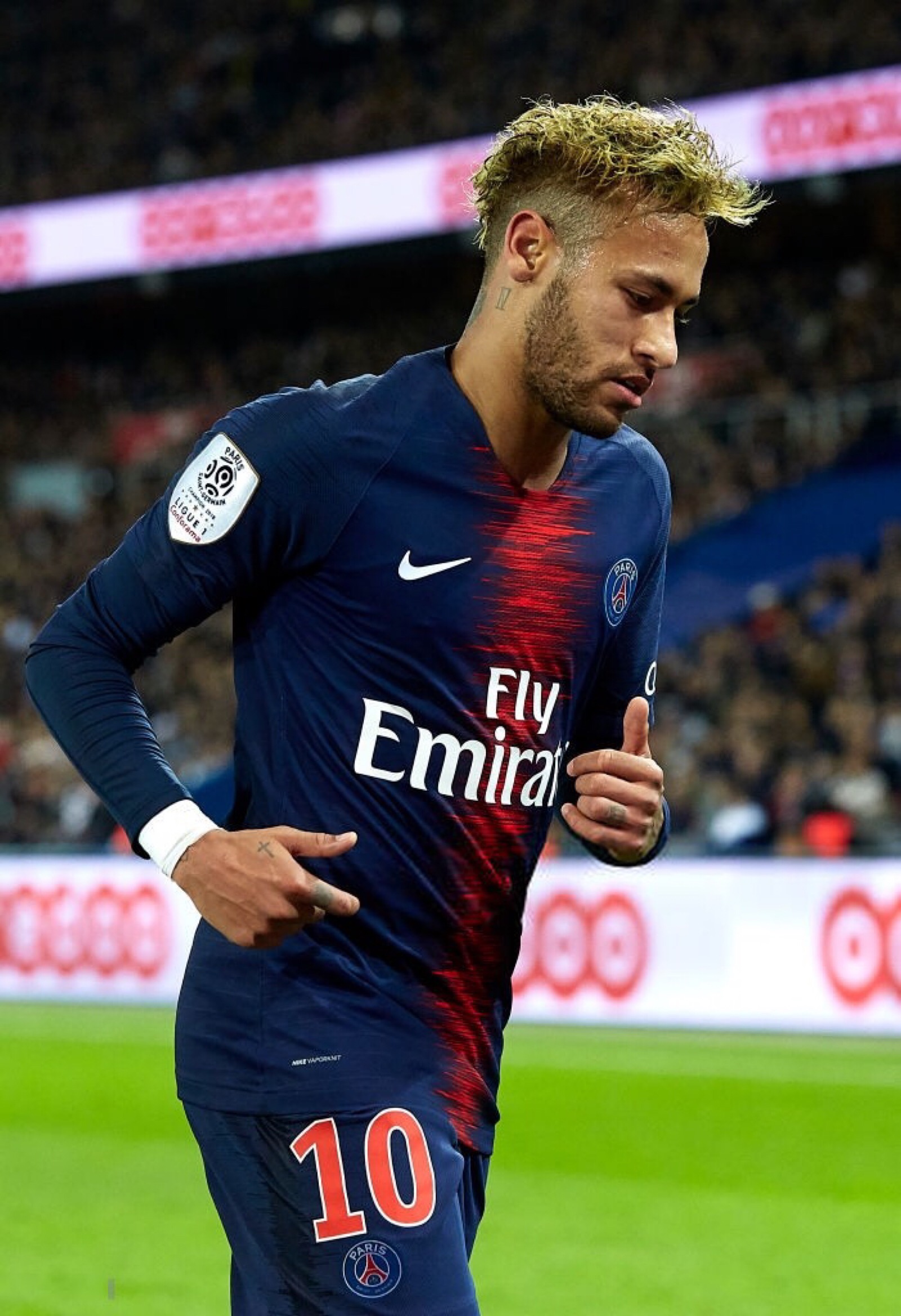 队报：登贝莱预计11月底复出，巴黎正在权衡他能否出战热刺（队报：登贝莱预计11月下旬复出，巴黎权衡是否让其对阵热刺登场）