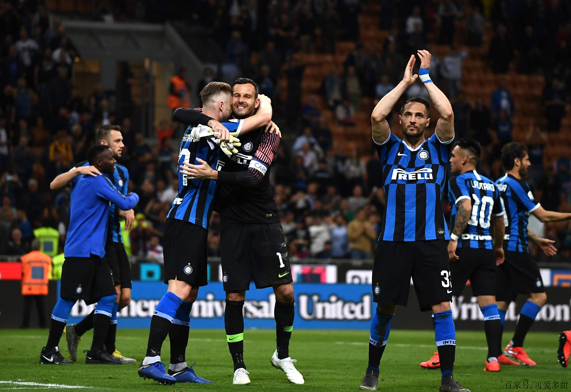 神锋！小蜜蜂前锋蒂亚戈再演梅开二度，联赛13场进11球