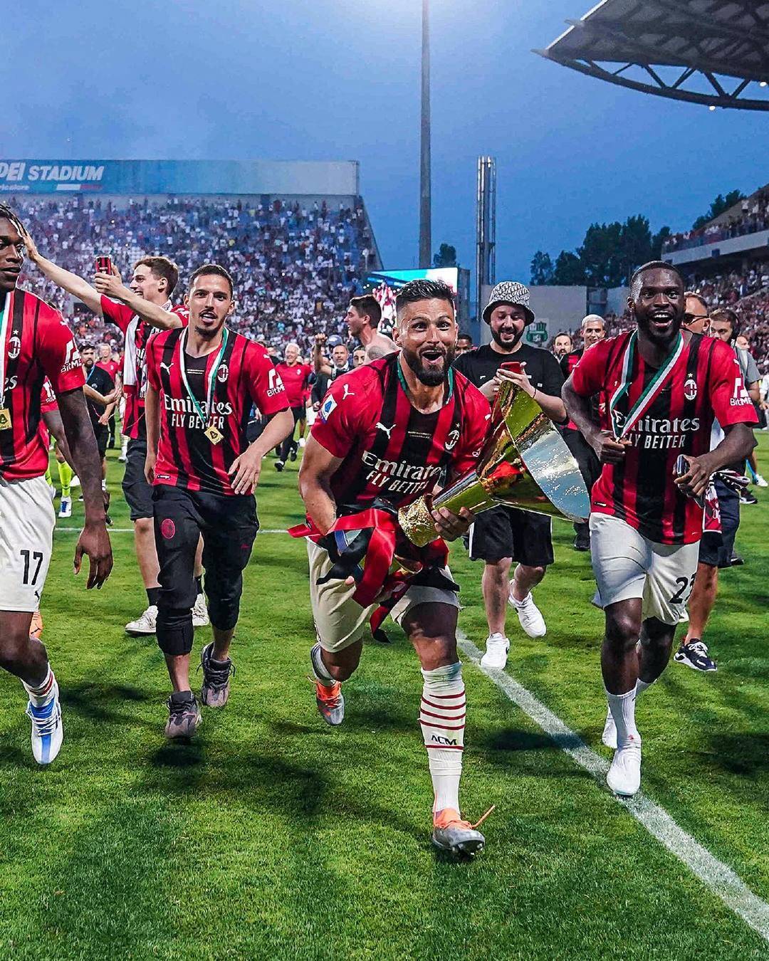 借鉴国米阿德里亚诺改编的莱昂纳多之歌