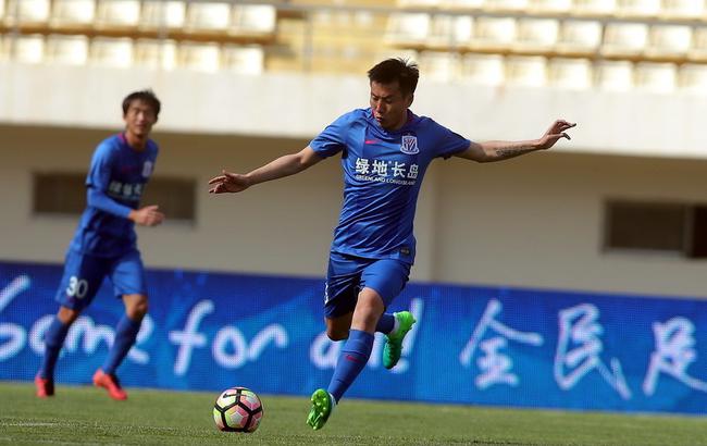 快问快答：C罗倒钩进球。