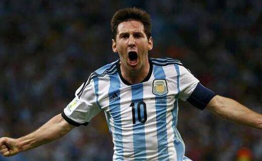 曼联客场不败创英超最长纪录，B费贡献2球1助攻，但防守漏洞明显，积分排名靠后。