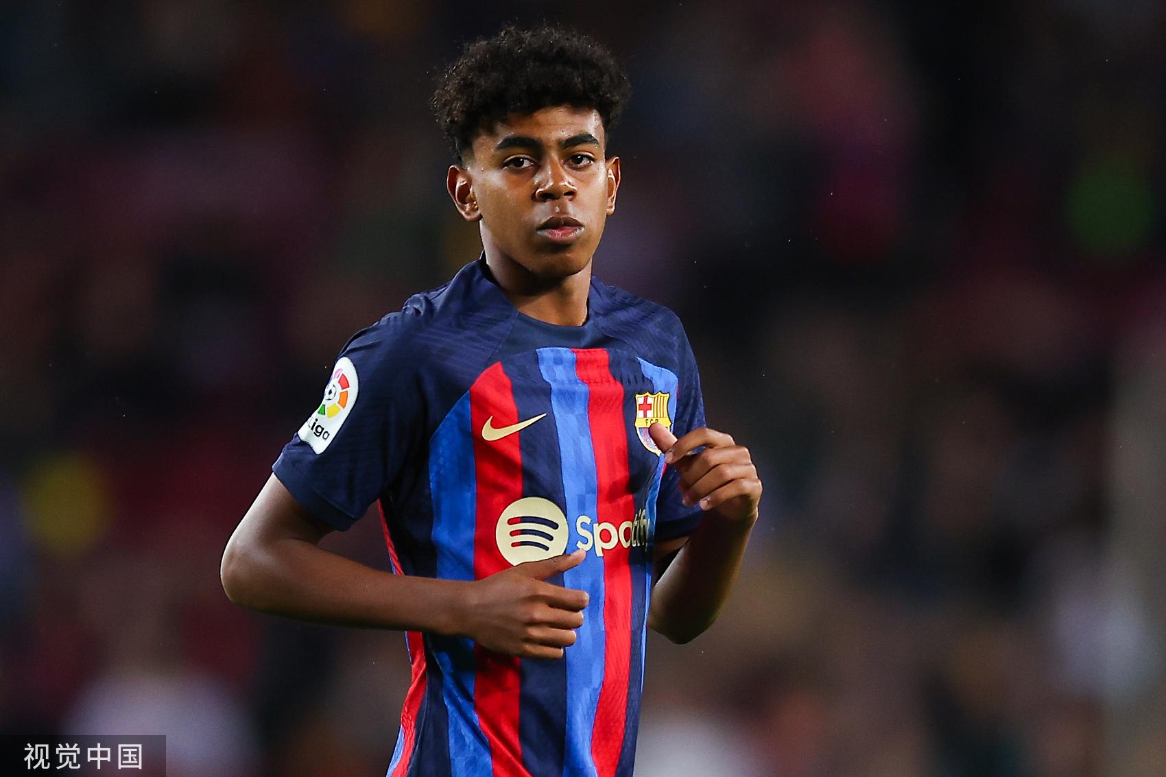 詹姆斯生涯常规赛1015胜升至NBA历史第二，仅次于贾巴尔